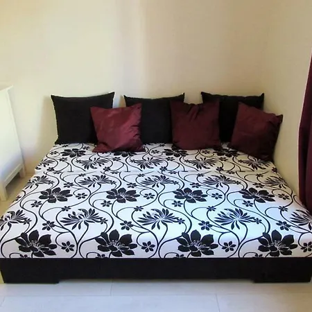 Cozy Studio Slik Close To Castle Prag